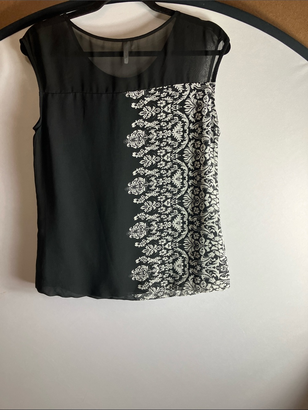 Black & White Sleeveless Printed Sheer Yoke Top - Picture 7 of 8